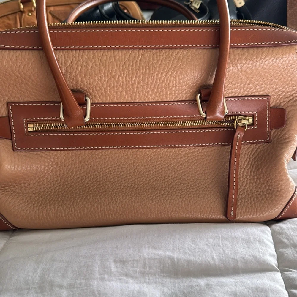 Dooney & Bourke All Weather Leather Bag excellent condition. - Picture 3 of 8